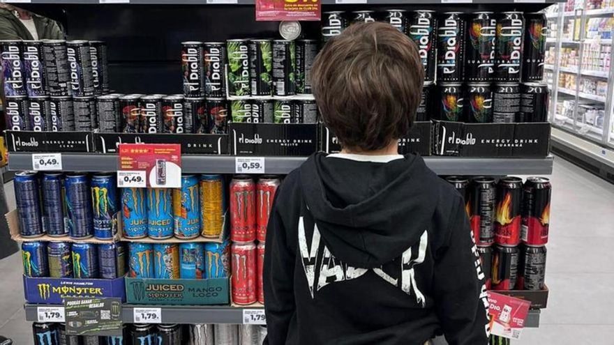 Los dietistas-nutricionistas piden al Gobierno prohibir la venta de bebidas energéticas a los menores