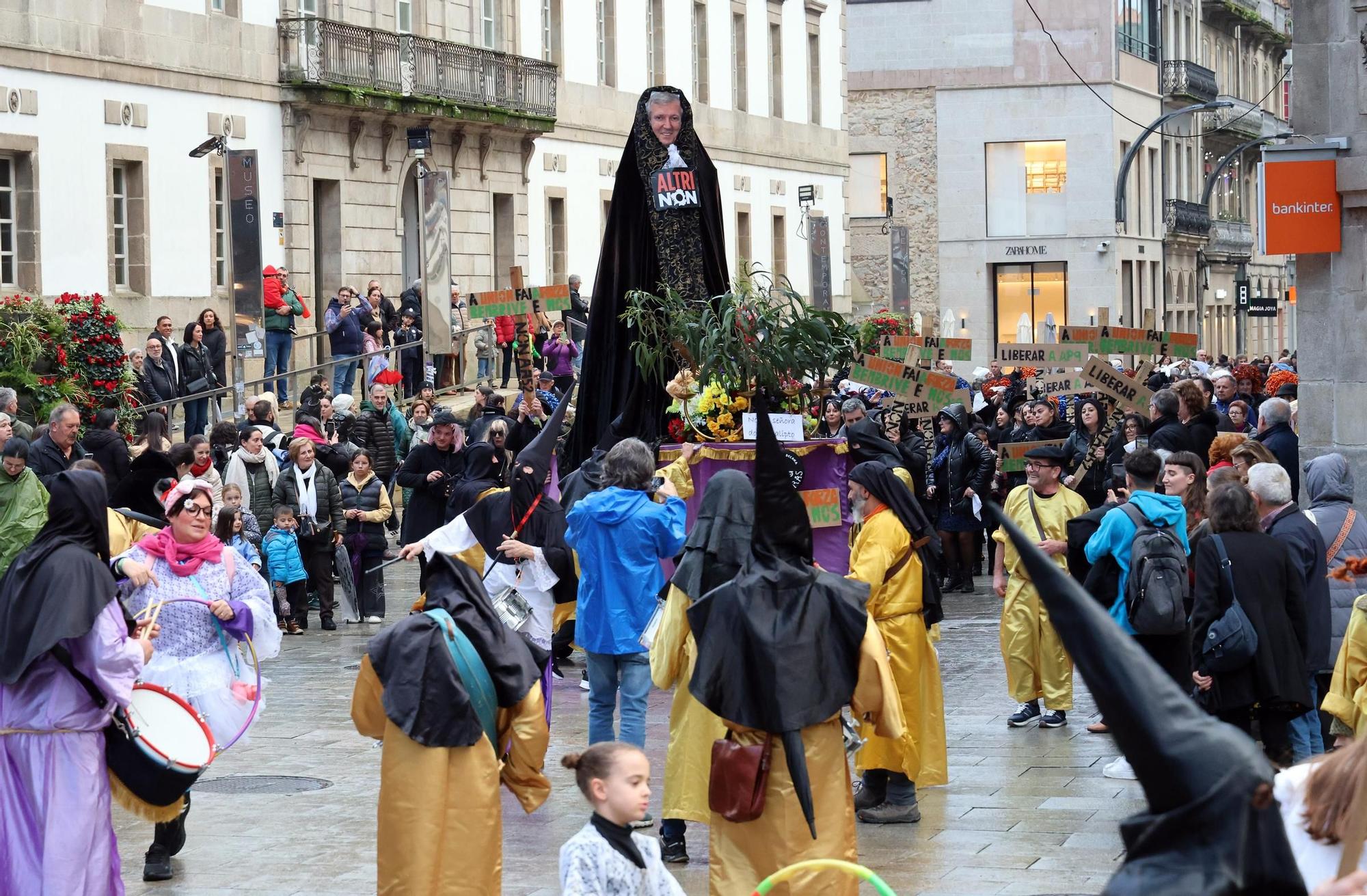 Comitiva fúnebre y premios del desfile finalizan el Carnaval en Vigo