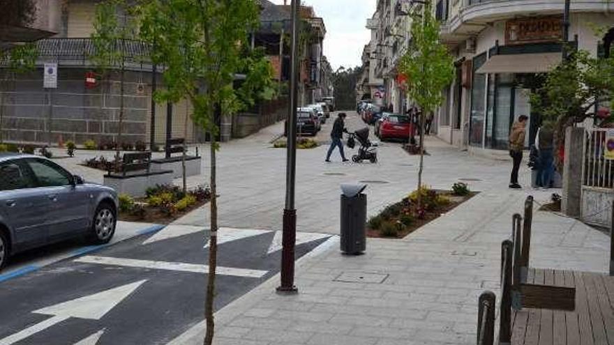 Los peatones ganan protagonismo en las calles de Salceda. // D.B.M.