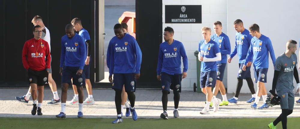 El Valencia entrena en domingo tras empatar ante e