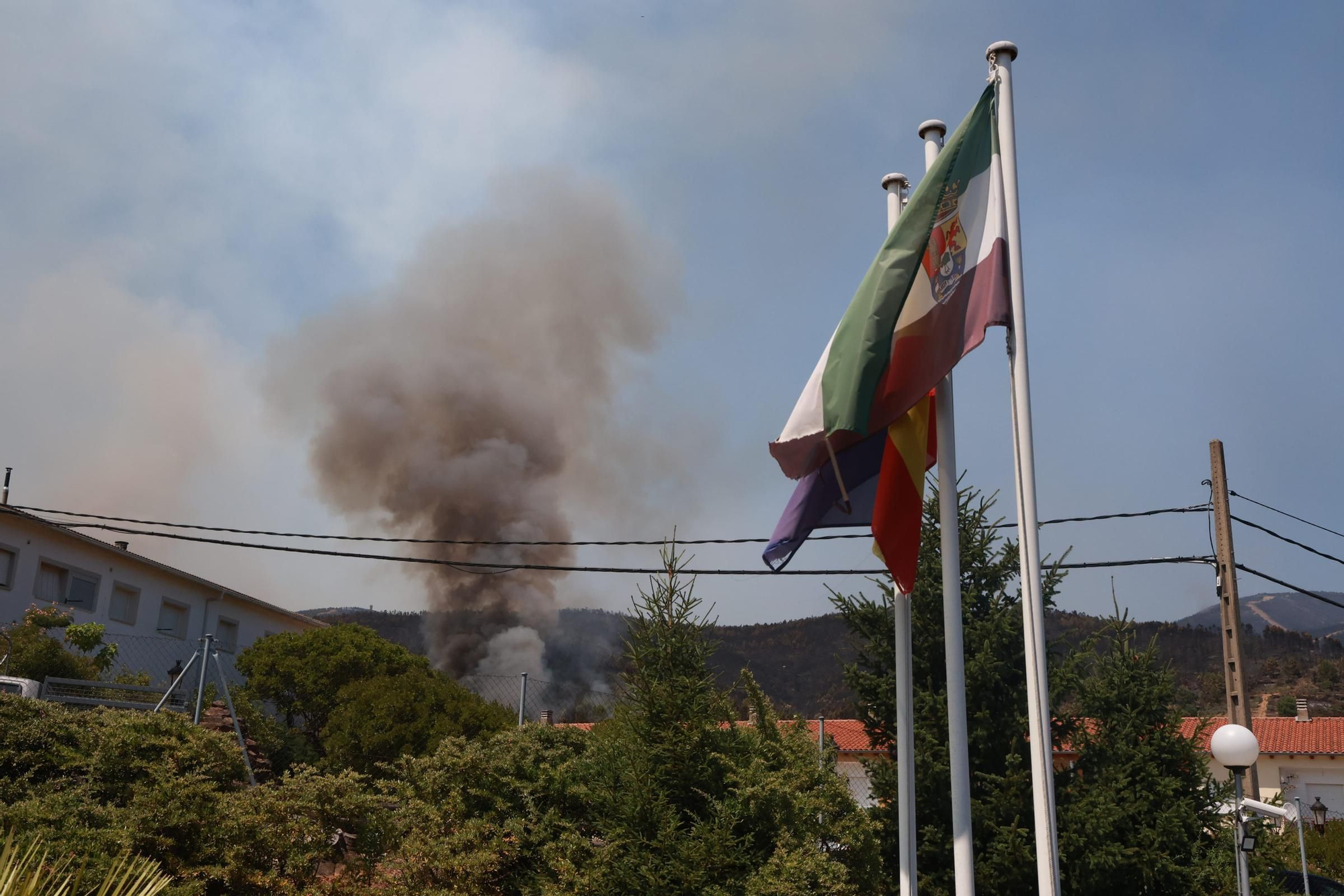 Fotogalería | Así se está desarrollando el incendio en Las Hurdes