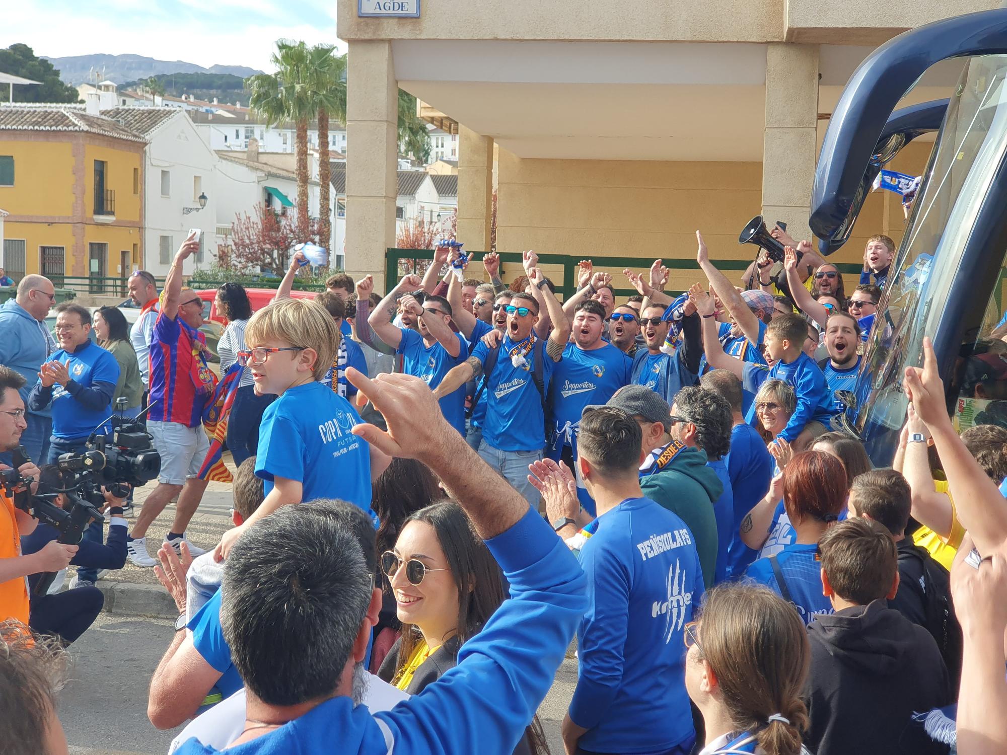 GALERÍA | Las mejores imágenes de la afición del Peñíscola en las semifinales de Copa