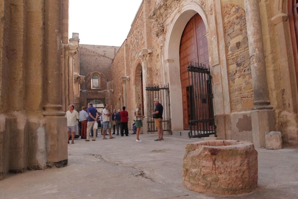 Primeros visitantes a la Catedral Vieja de Cartagena