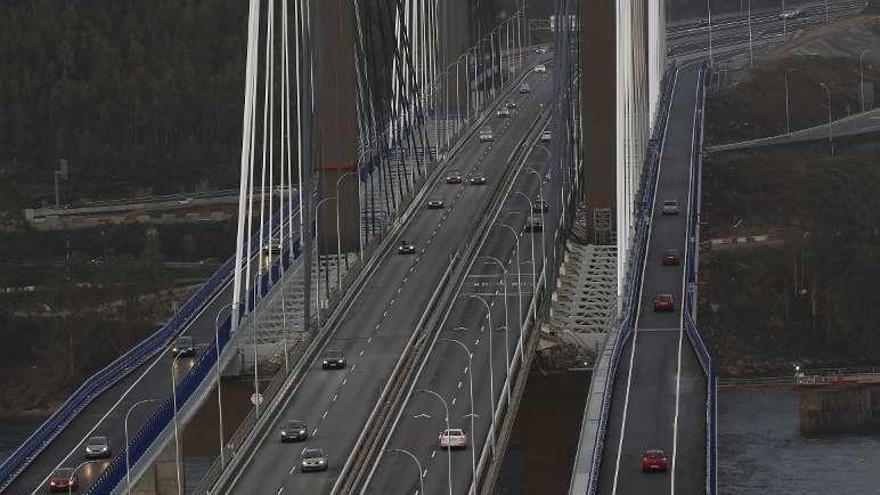 El viaducto de Rande, con el tablero central y los laterales. // R. Grobas