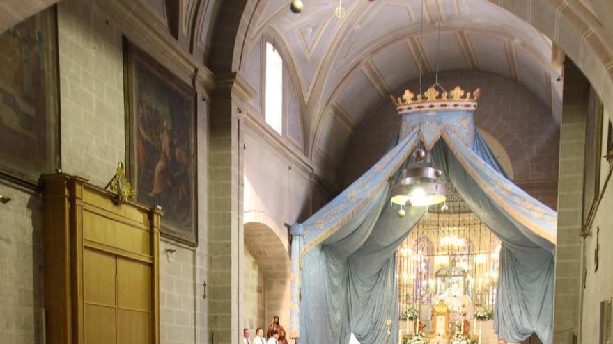 Numerosos fieles veneran a la Virgen del Tránsito