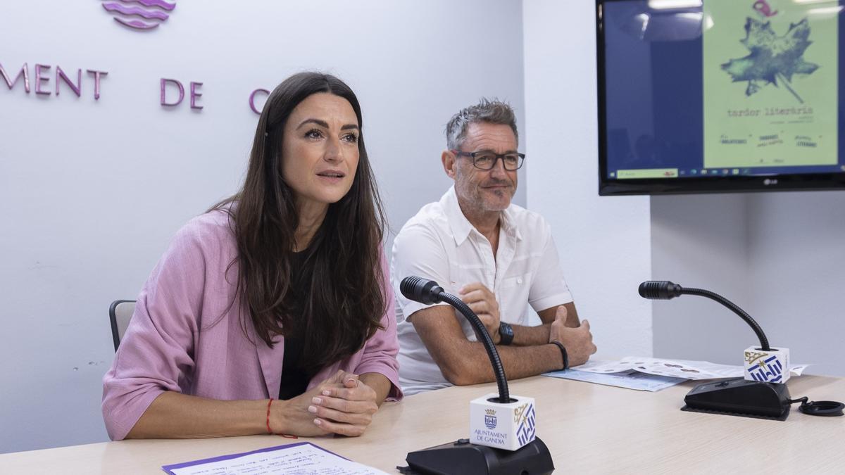 La concejala Balbina Sendra y el director del IMAB, Toni Ordiñana, en rueda de prensa.