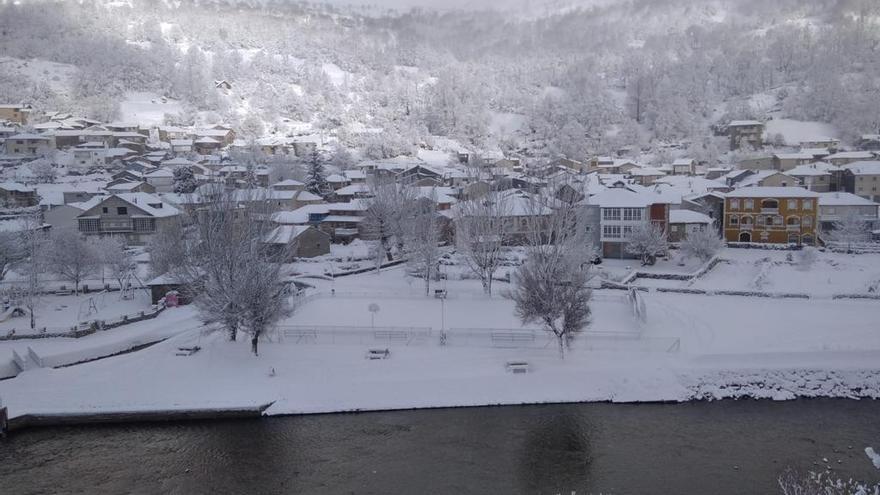 Porto, el pueblo zamorano nevado que parece un cuento de Navidad