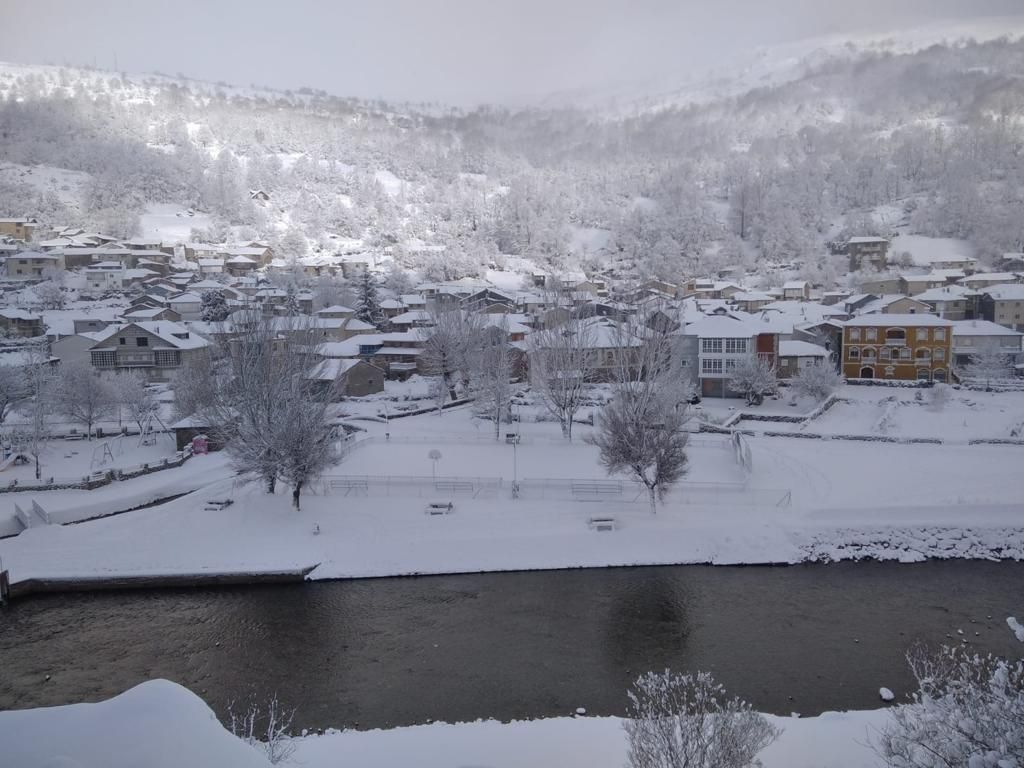 Porto, el pueblo zamorano nevado que parece un cuento de Navidad