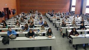 Imagen de archivo de los exámenes MIR en València.