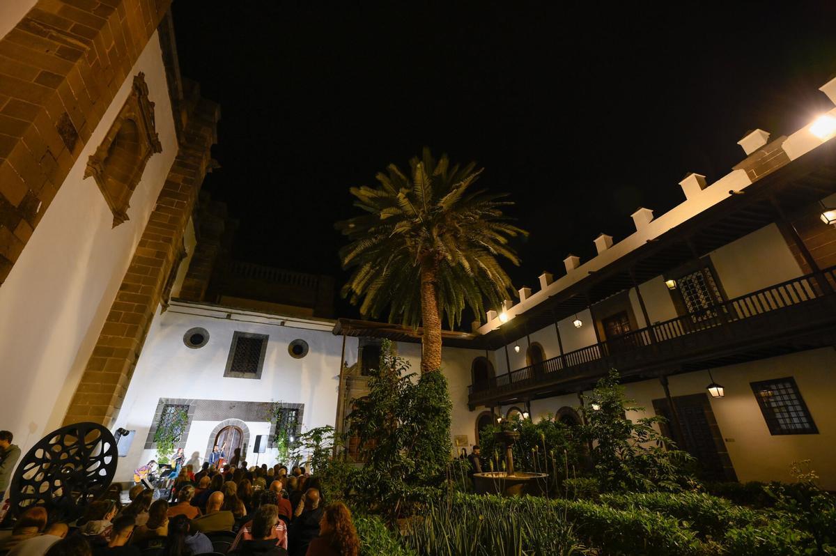 Musica en los patios de Vegueta | Foto volcada por Jacobo Corujeira el 09/12/2025 12:16