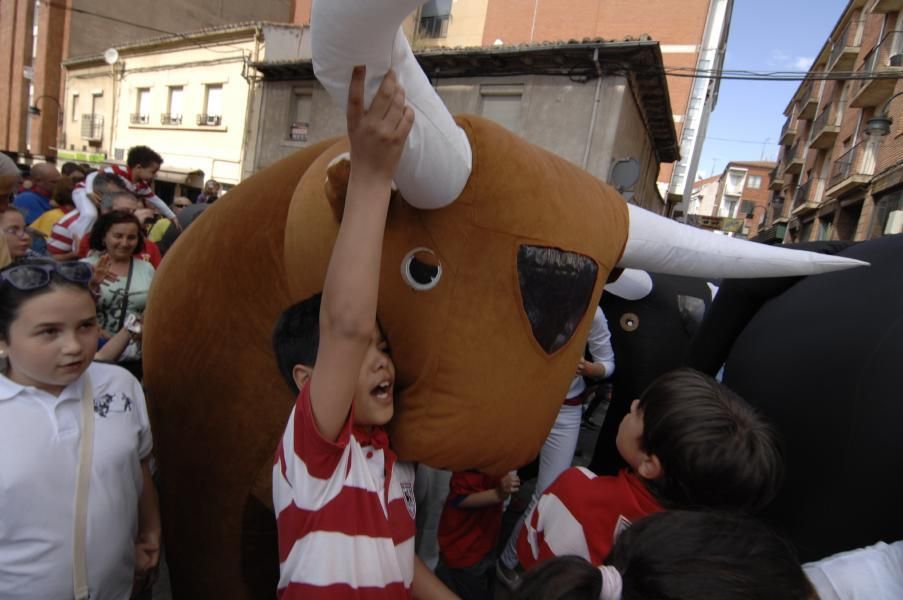 Los toros hinchables llenaron las calles