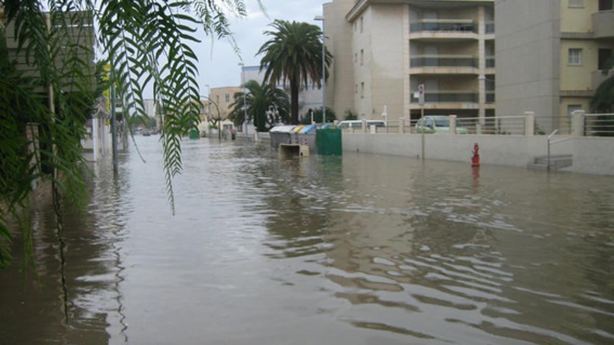 Inundaciones en un barrio de Salou.