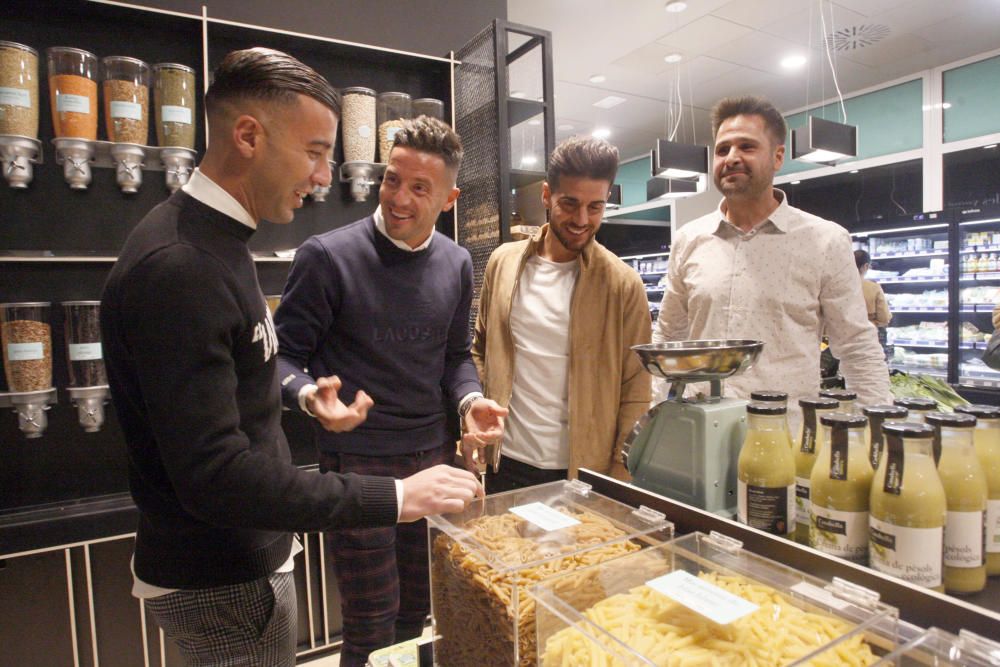 Borja García i Aday inauguren una botiga d'alimentació saludable a Girona