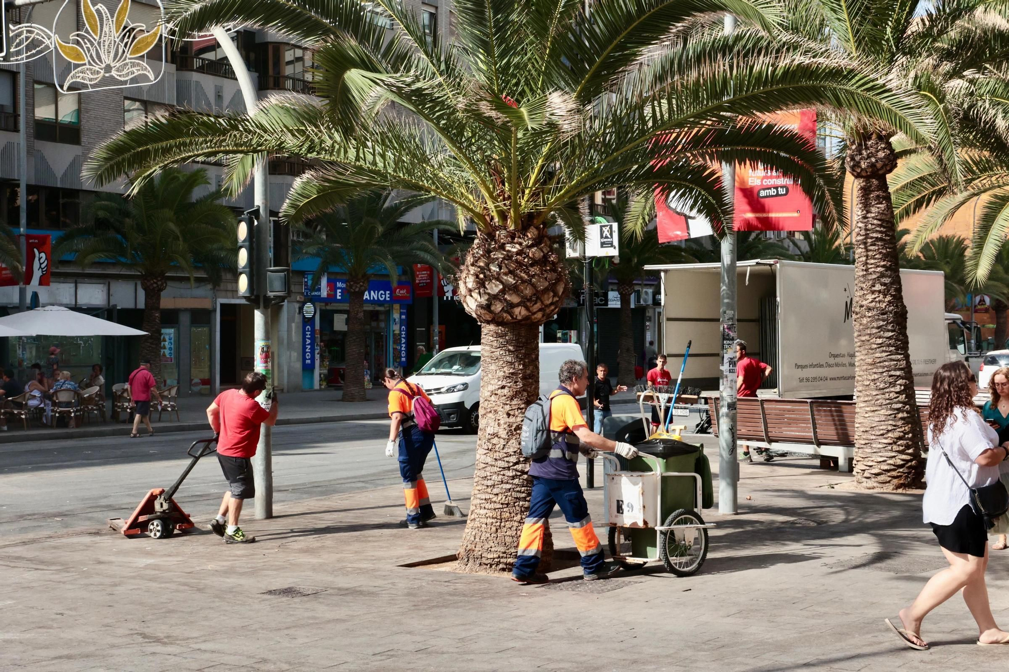 Alicante desmonta las Hogueras y pone fin a las fiestas de este 2025