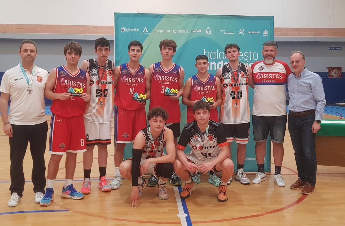 El Maristas y el Puente Genil, tras acabar el campeonato provincial sub 17 3x3.