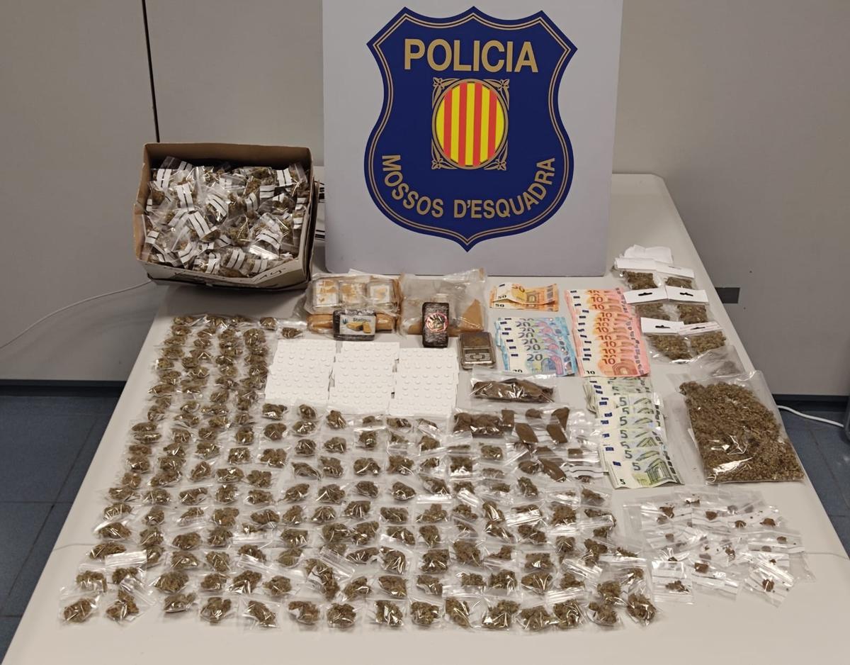 Droga y dinero intervenidos en Badalona Droga y dinero intervenidos en Badalona