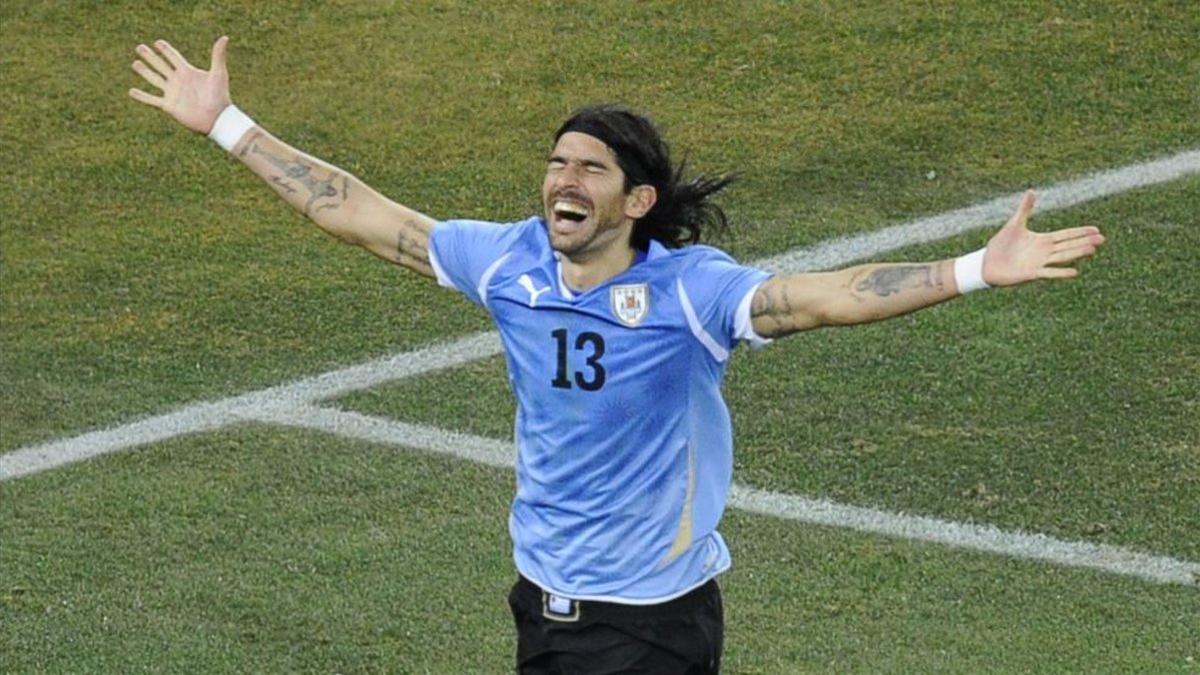 El 'Loco' Abreu tras clasificar a Urugay con una Panenka en el Mundial de 2010