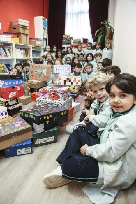 Colecta de material escolar para los niños saharauis en el colegio Santo Domingo