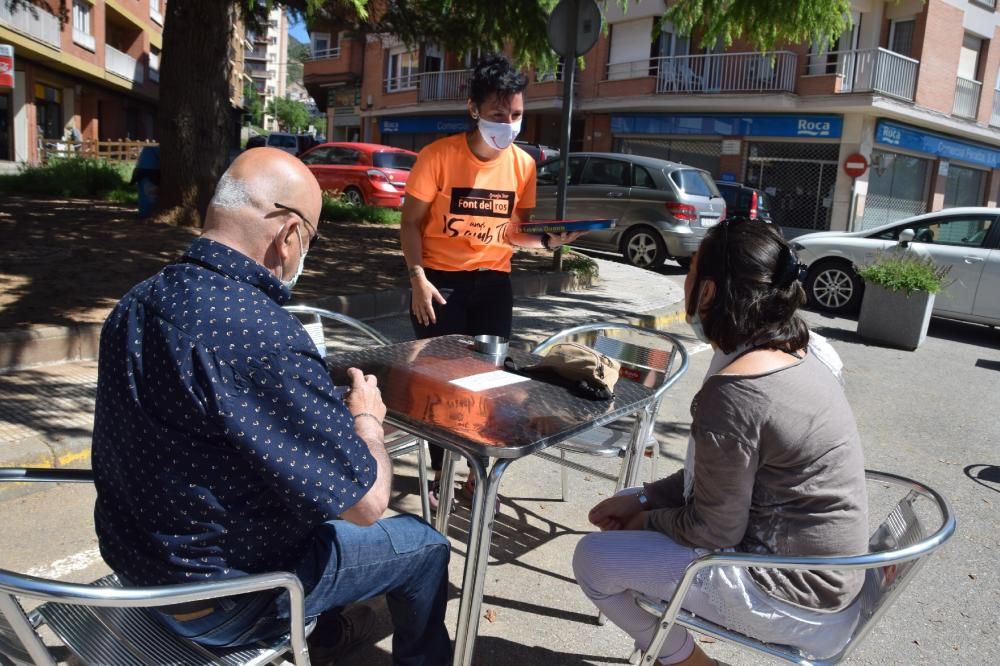 El comerç de Berga aixeca la persiana i les terrasses tornen a ocupar els carrers