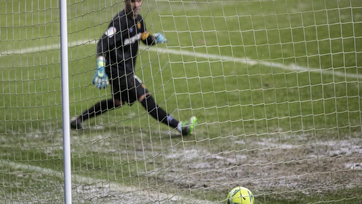 Las imágenes del partido entre el Real Oviedo y el Mallorca