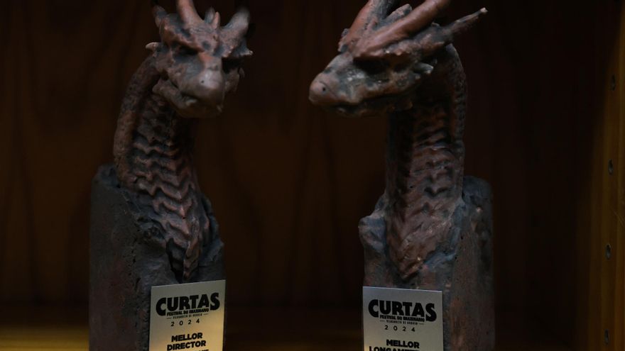 Trofeos de reconocimiento del CurtasFestival de 2024