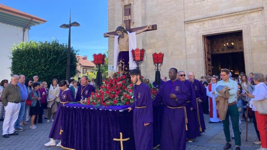 Pola de Siero celebra este viernes la bajada del Cristo de Santa Ana con el inicio de la novena