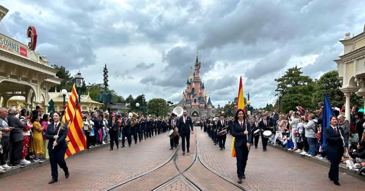 La banda en Disney.