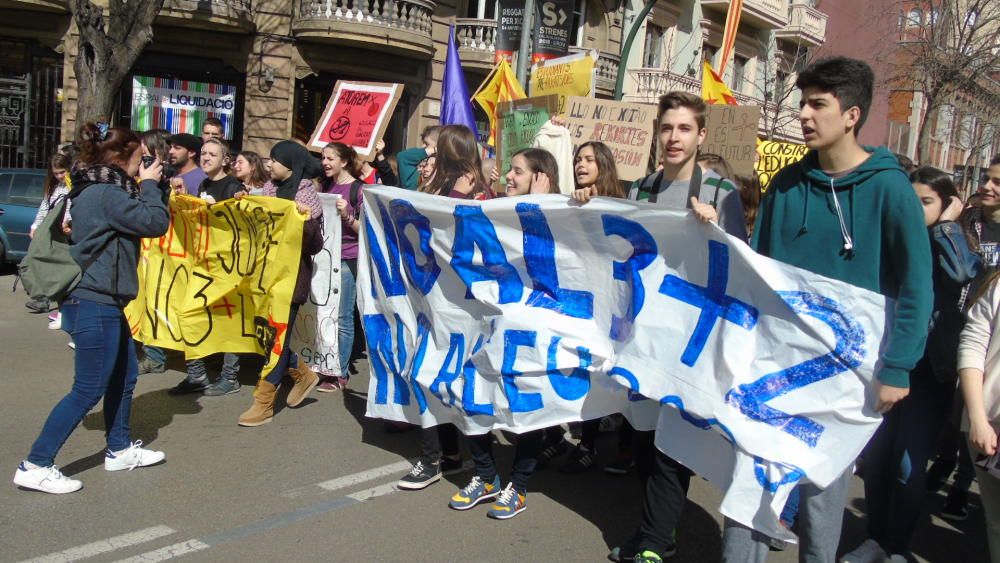 Manifestació 3+2 dels estudiants gironins