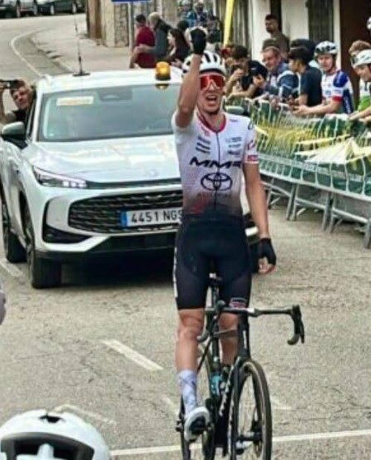 Martín Fernández entra vencedor en el Trofeo Torre del Bierzo.