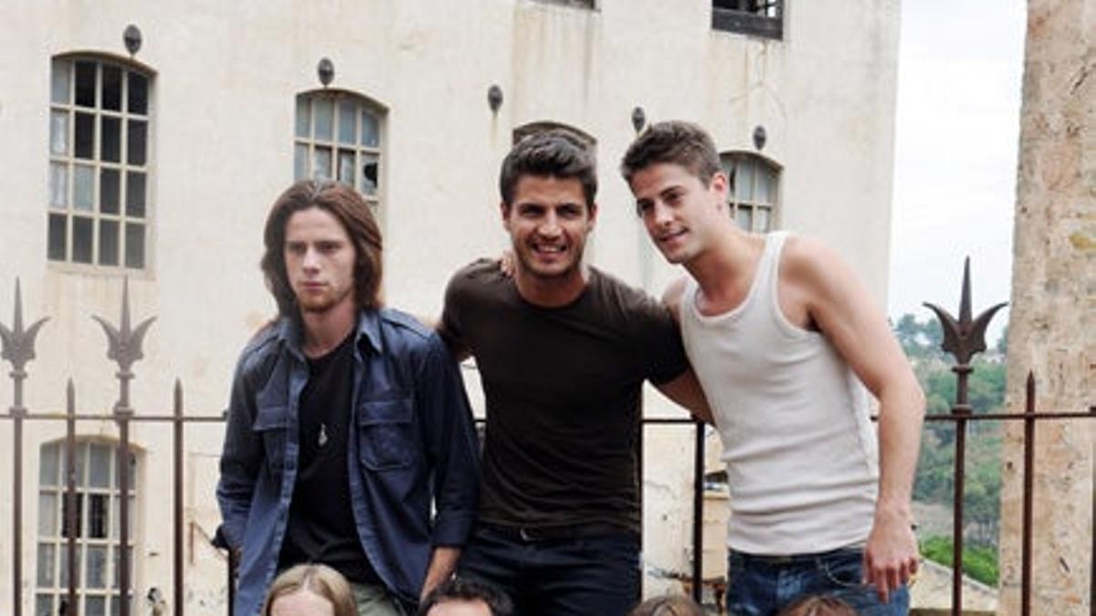 Óscar Sinela, Maxi Iglesias, Luis Fernández, Alba Ribas, Sergi Vizcaíno (el director), Amaia Salamanca y Úrsula Corberó