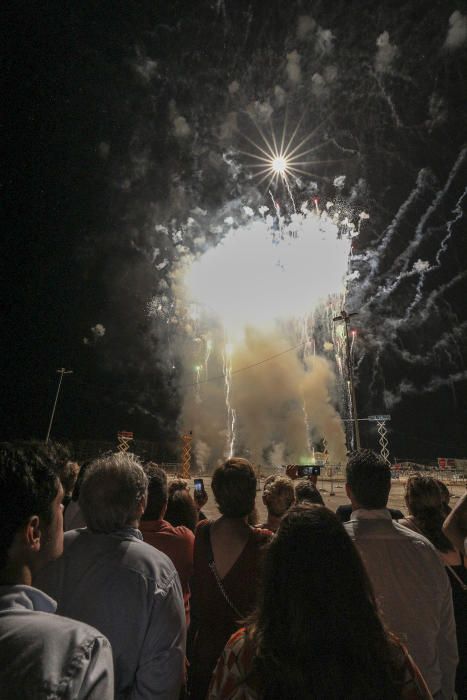 Mascletà nocturna de las fiestas de Elche