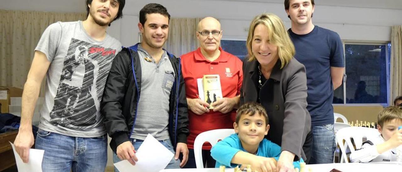 La directora de la Residencia La Bonanova, Maria Elena Lluc, dio el pistoletazo de salida.