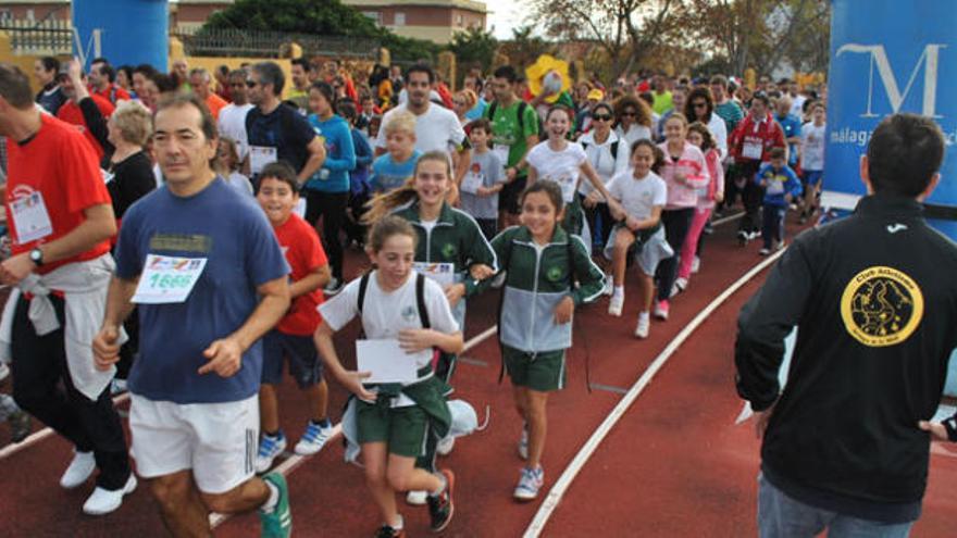 Los participantes de la carrera, este domingo.