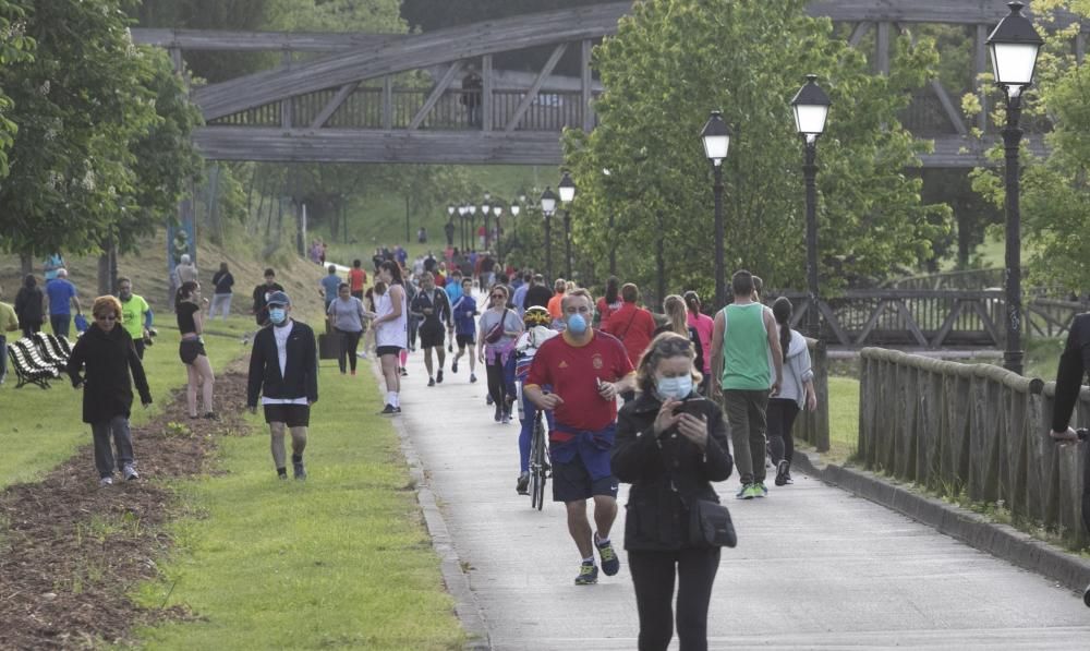 Oviedo se echa a la calle para hacer deporte en el primer día del desconfinamiento