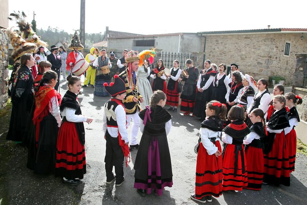 Centenares de personas disfrutaron del tradicional entroido