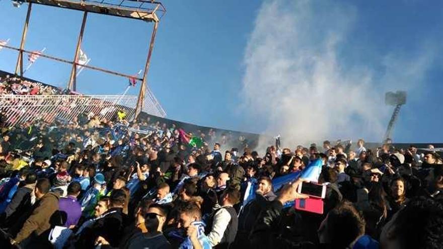 700 aficionados arroparon al Málaga