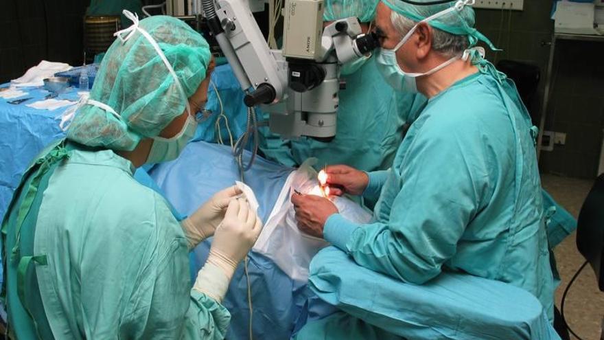 Doce castellonenses esperan a ser trasplantados de córnea