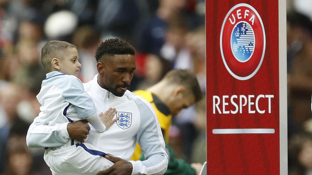 Defoe y el pequeño Bradley salen al césped del Inglaterra-Lituania este domingo