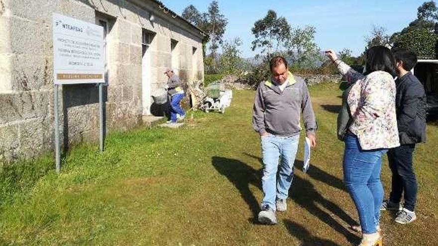 Garrote visita la antigua casa de autopsias en obras. // D.P.