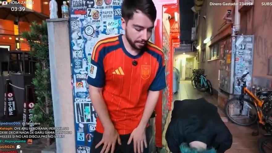 El «streamer» gallego en el centro de la polémica por convertir el acoso sexual en contenido se defiende apelando al «humor negro»