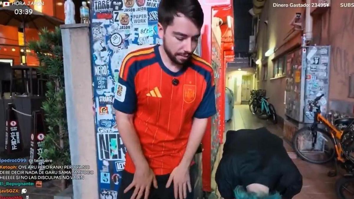 El «streamer» gallego en el centro de la polémica por convertir el acoso sexual en contenido se defiende apelando al «humor negro»