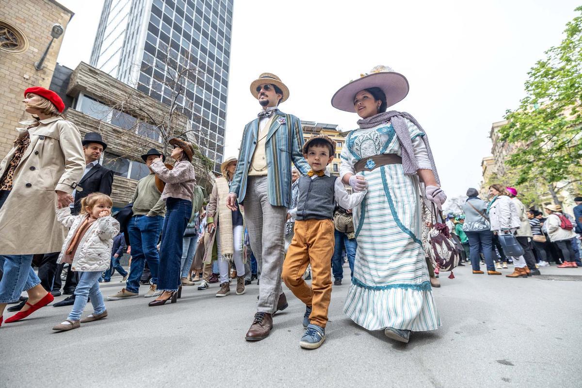 Nueva edición del Paseo con Sombrero por Barcelona