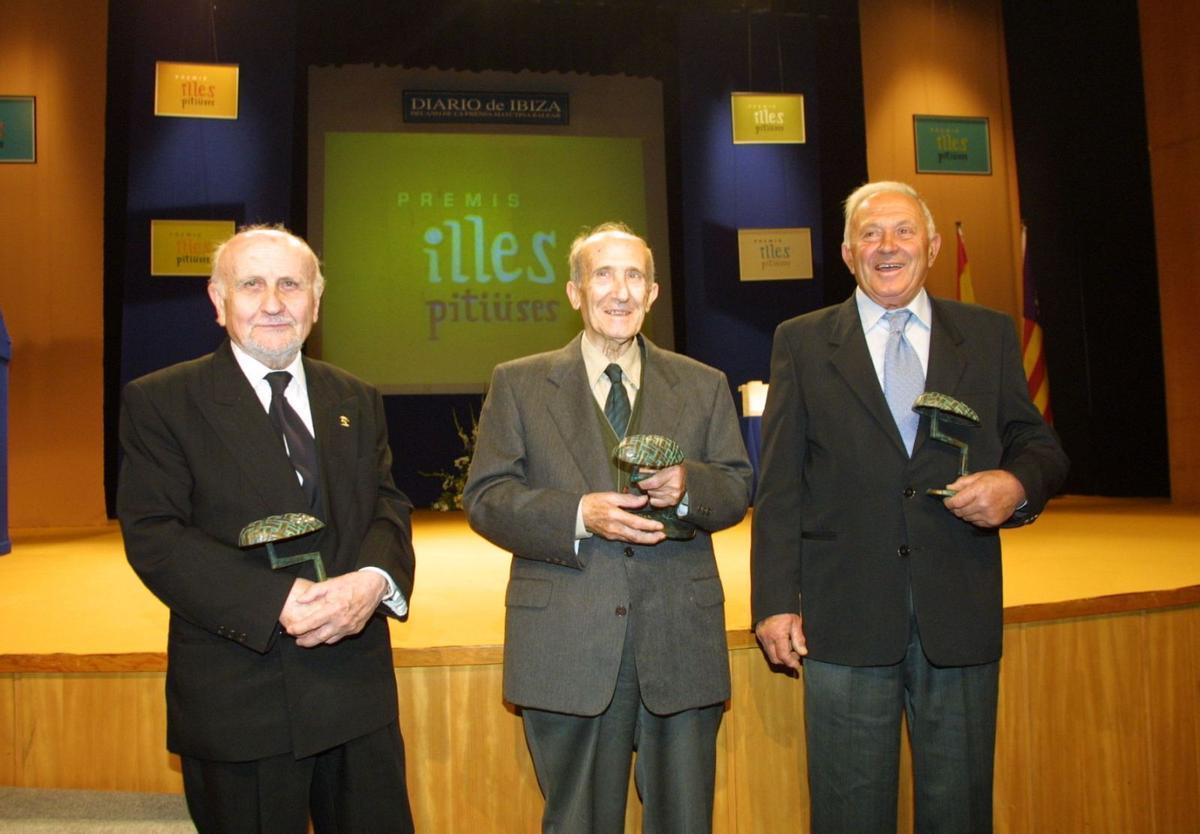 Enrique Fajarnés Cardona en los Premis Illes Pitiuses 2001.