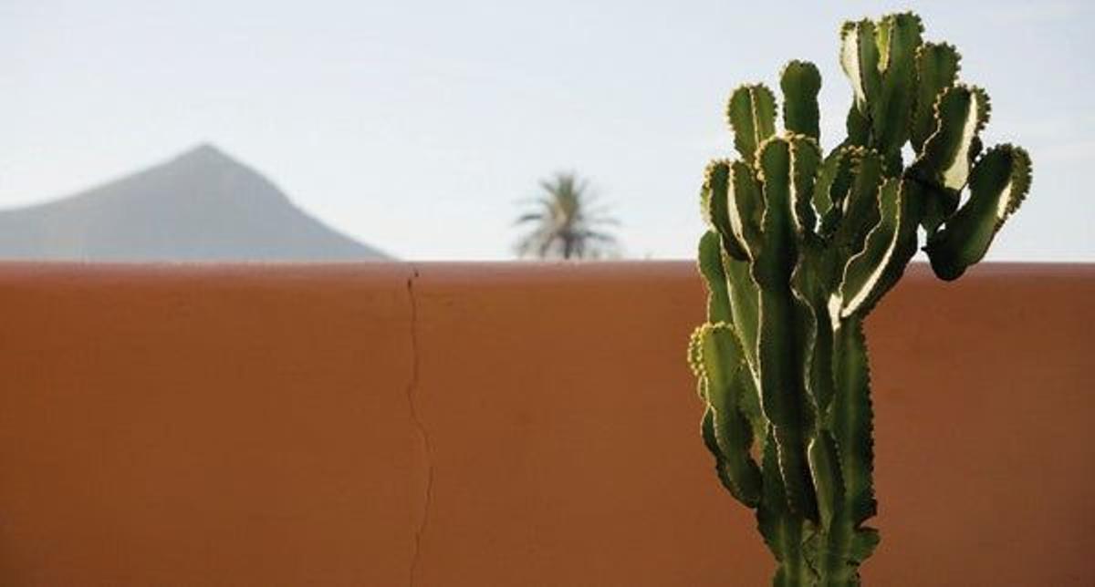 Las instalaciones del Hotel de Naturaleza de Rodalquilar se disponen en torno a un patio triangular