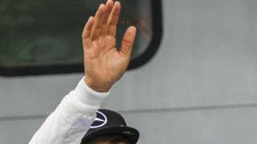 Lewis Hamilton celebra la pole.