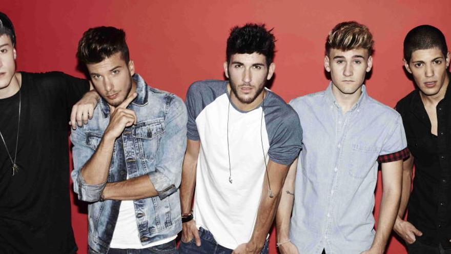 Los componentes de la banda Auryn.