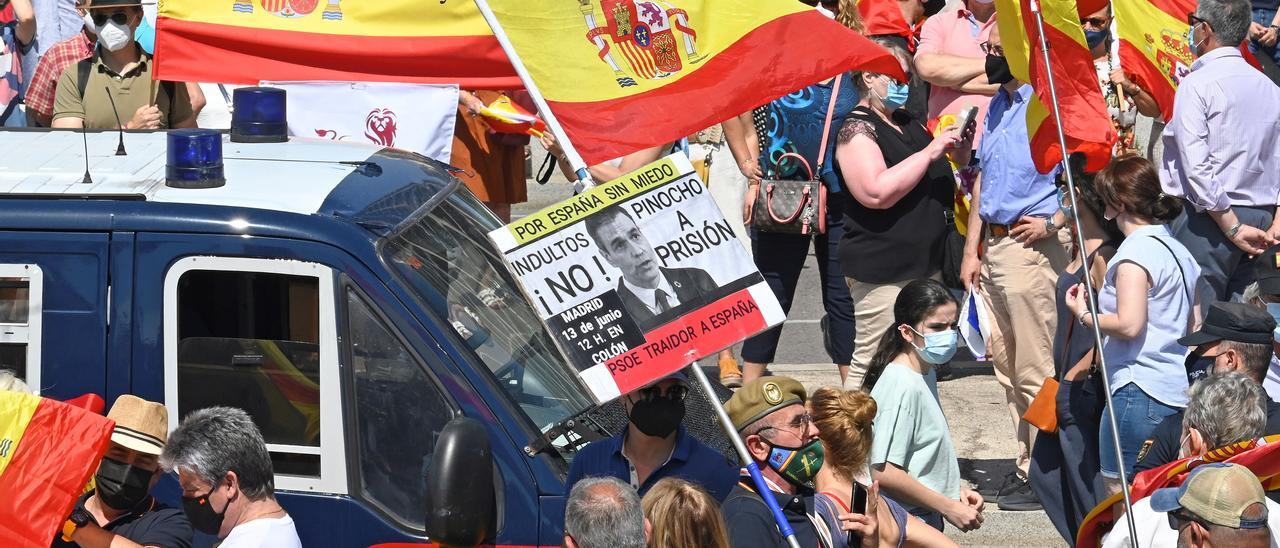 Las derechas se unen contra Sánchez y los indultos en Colón