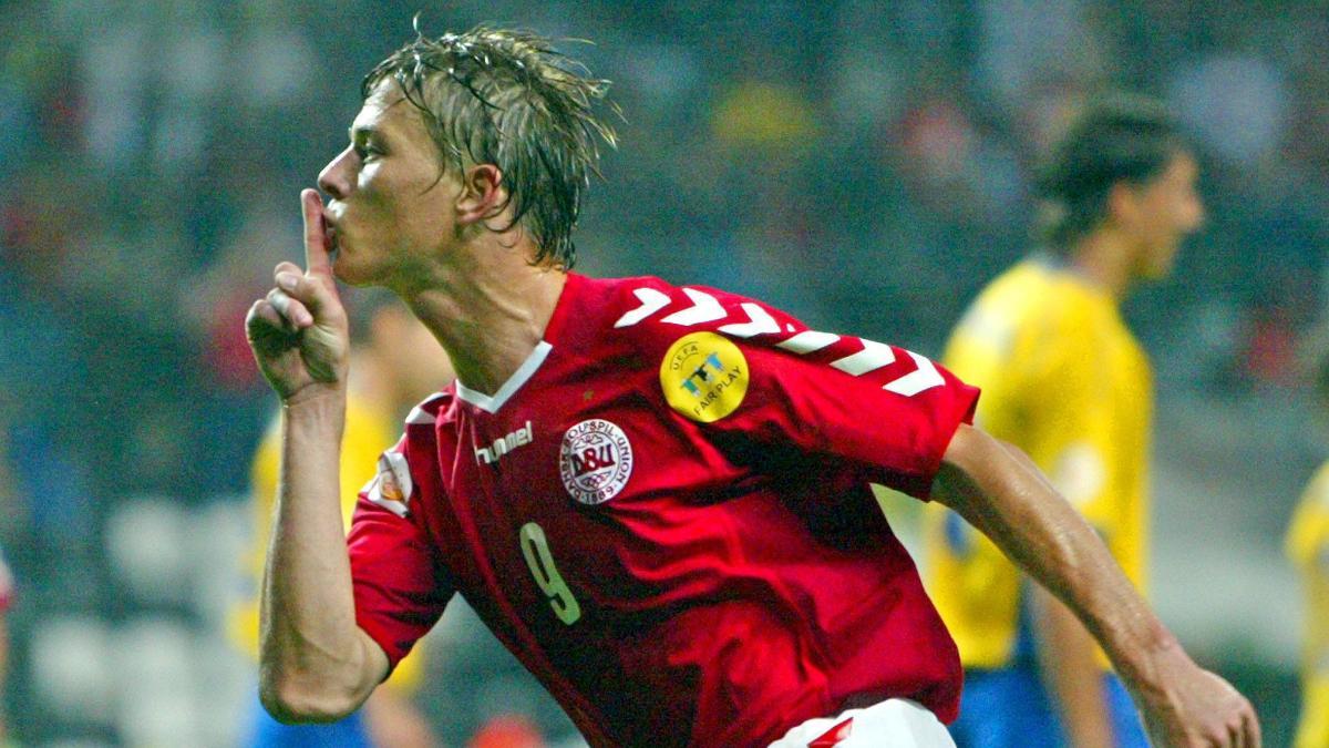 Jon Dahl Tomasson, goleador aquella tarde en el Estadio do Bessa (2004)