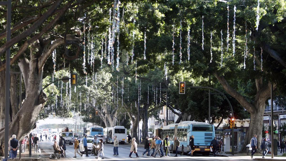 Decoración de Navidad en la Alameda Principal.