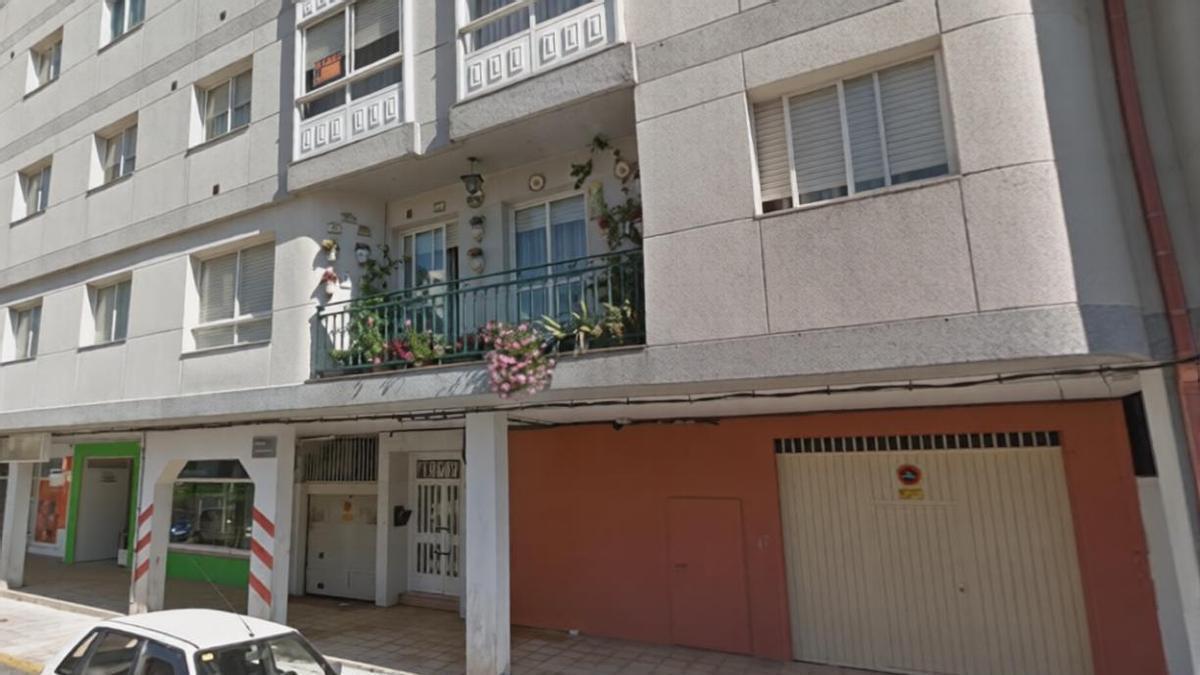 NOIA NARCOPISO | Vecinos de Noia denuncian la existencia de un narcopiso en la calle Pintor Arximiro Suárez